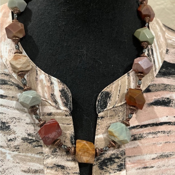 Calvin Klein No Iron Top button front cuffs top pockets and stone necklace - Picture 6 of 12